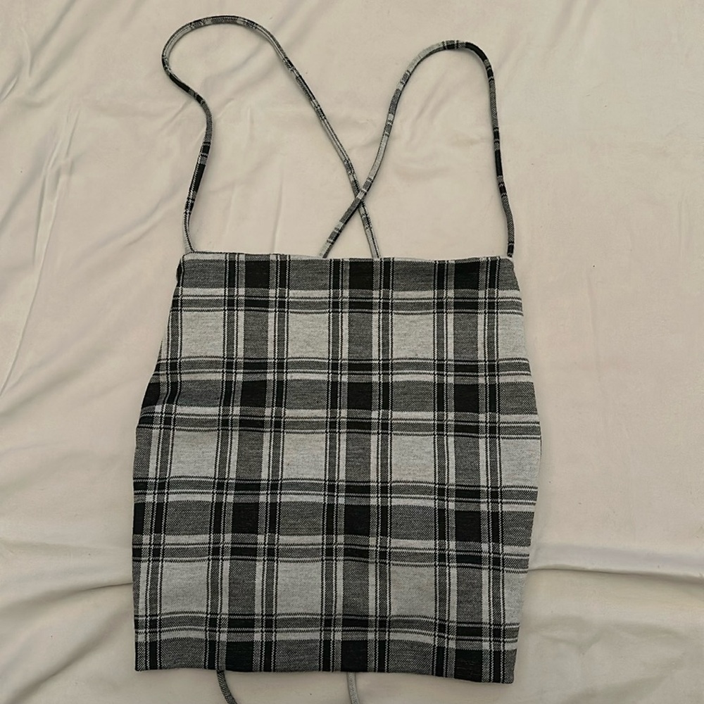 Women lace up back cropped top